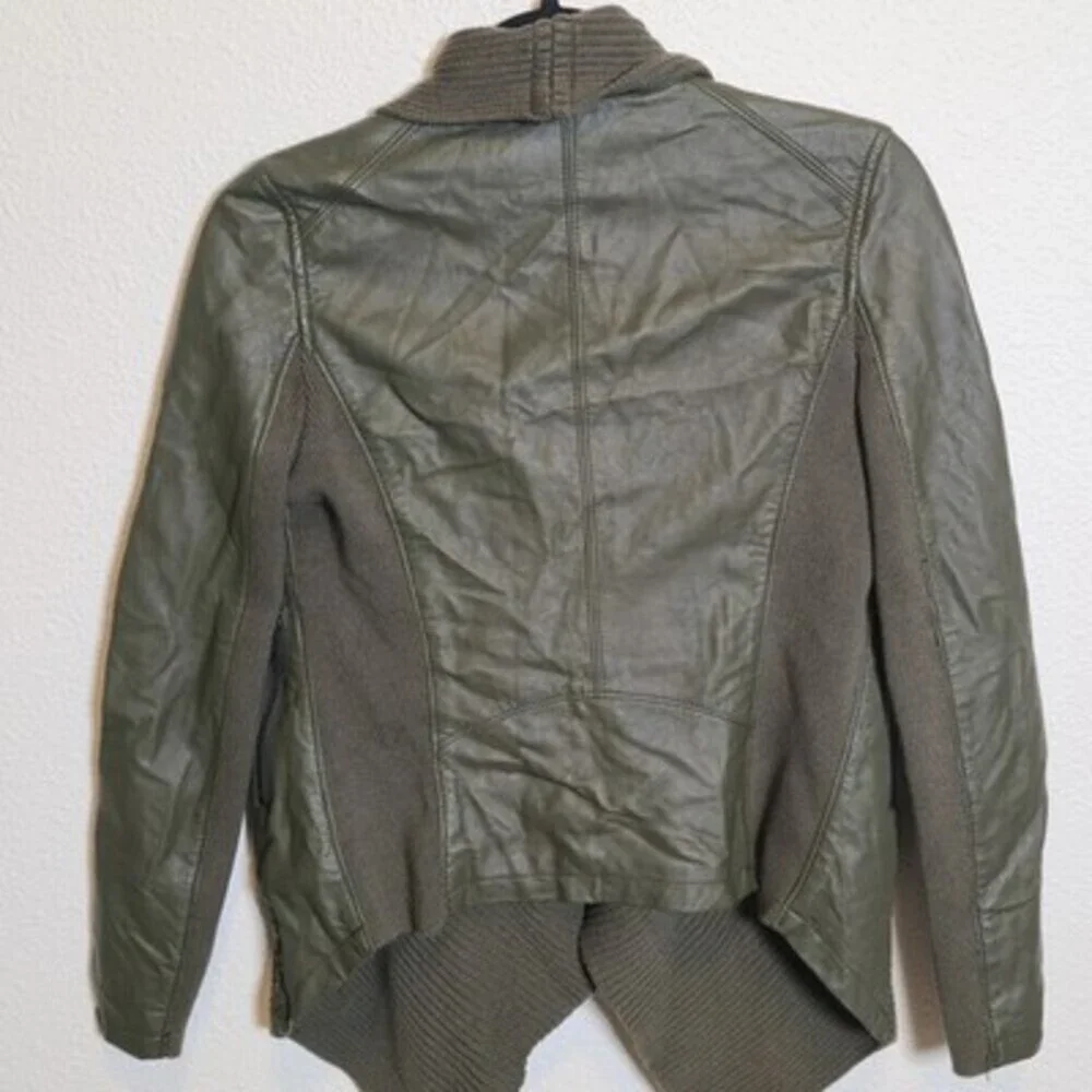 BLANKNYC Olive Green Faux Leather Knit Draped Open Front Moto Jacket XS - Picture 3 of 8